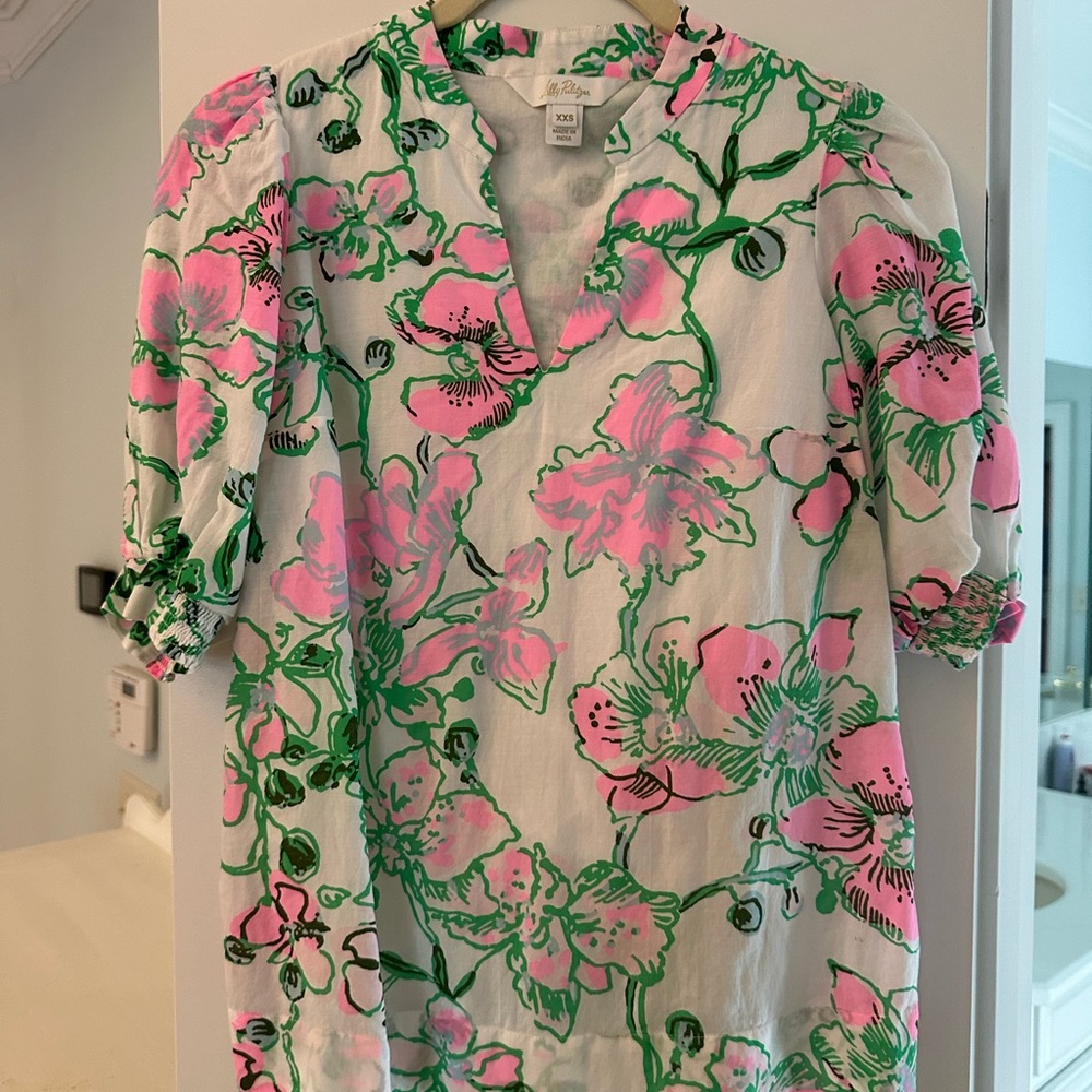 Lilly Pulitzer XXS Puff Skeeve Floral Print Blouse with Pink and Green Design